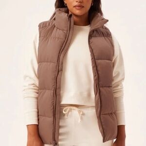 Worn once Girlfriend Collective zip up puffer vest size 5 equivalent to xl